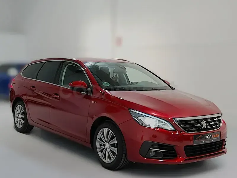 Usado Peugeot 308 SW Allure 130 CV (95 kW) 2021 Granate Familiar