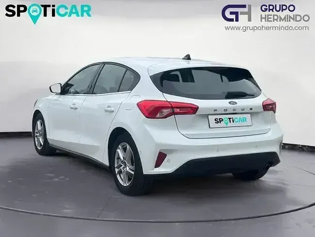 Käytetty Ford Focus Trend+ 120 HP (88 kW) 2021 Valkoinen Sedan