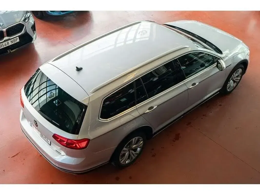 Usado VW Passat Alltrack 190 CV (139 kW) 2020 Gris Familiar