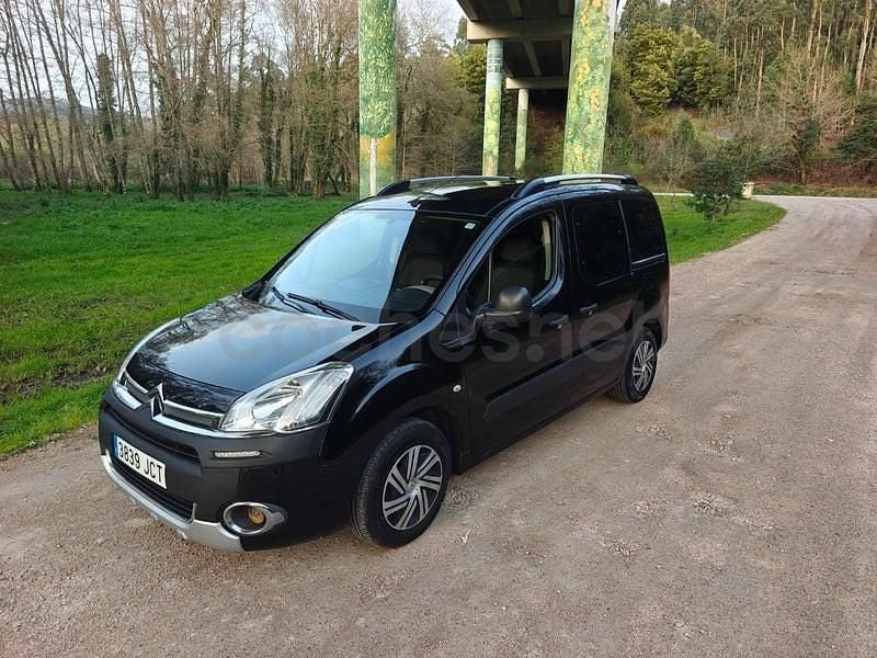 Usado Citroën Berlingo Feel 100 CV (73 kW) 2015 Negro Monovolumen