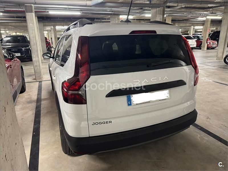 Usado Dacia Jogger Expression 100 CV (73 kW) 2022 Blanco Monovolumen