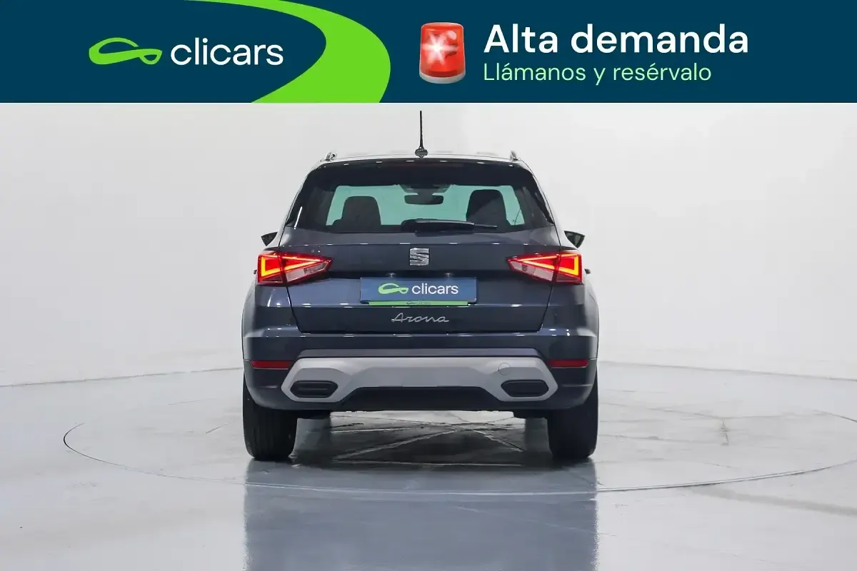 Usado Seat Arona Xperience 116 CV (85 kW) 2025 Gris / plata SUV