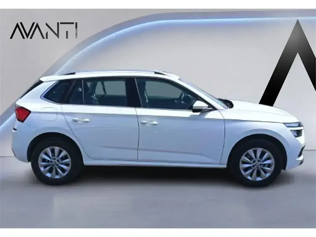 Usado Skoda Kamiq Ambition 110 CV (80 kW) 2021 Blanco SUV