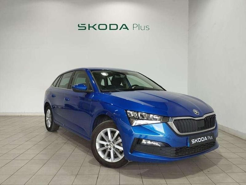 Azul Usado 2021 Skoda Scala Ambition Utilitario | 15.990 € (Precio justo) - Imagen 1/4