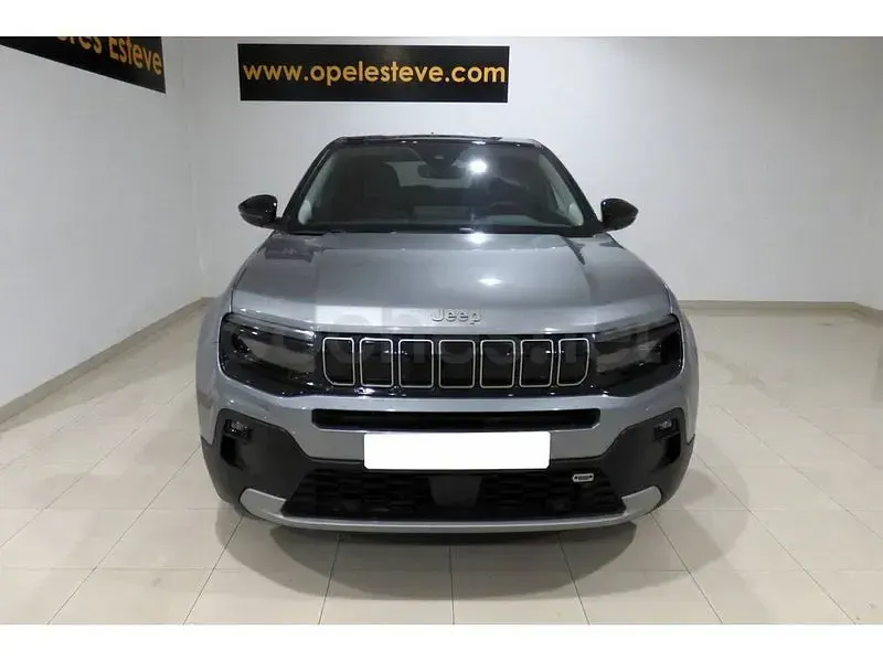 Usado Jeep Avenger Summit 100 CV (73 kW) 2023 Gris / plata SUV