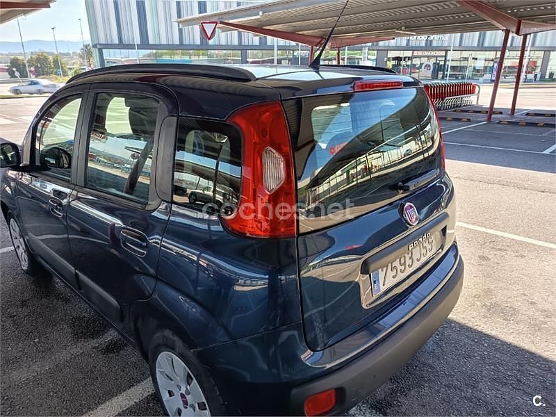 Usado Fiat Panda Lounge 69 CV (50 kW) 2016 Azul Utilitario