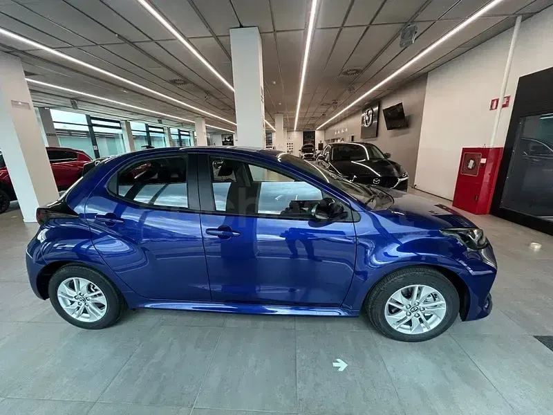 Nuevo Mazda 2 Center-Line 116 CV (85 kW) 2026 Azul Utilitario