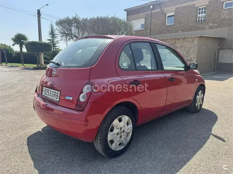 Usado Nissan Micra 86 CV (63 kW) 2009 Rojo Berlina