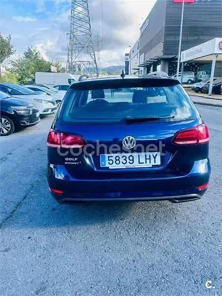 Usado VW Golf VIII 115 HP (84 kW) 2020 Azul Carrinha