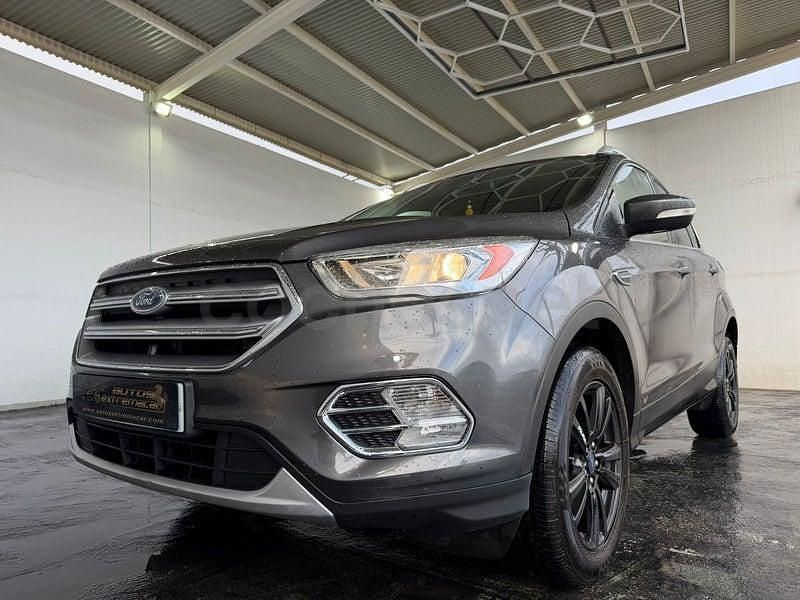 Usado Ford Kuga ST-Line 120 CV (88 kW) 2017 Gris / plata SUV