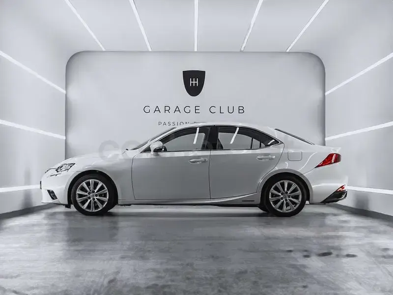 Usado Lexus IS300h Executive Line 223 CV (164 kW) 2017 Blanco Berlina