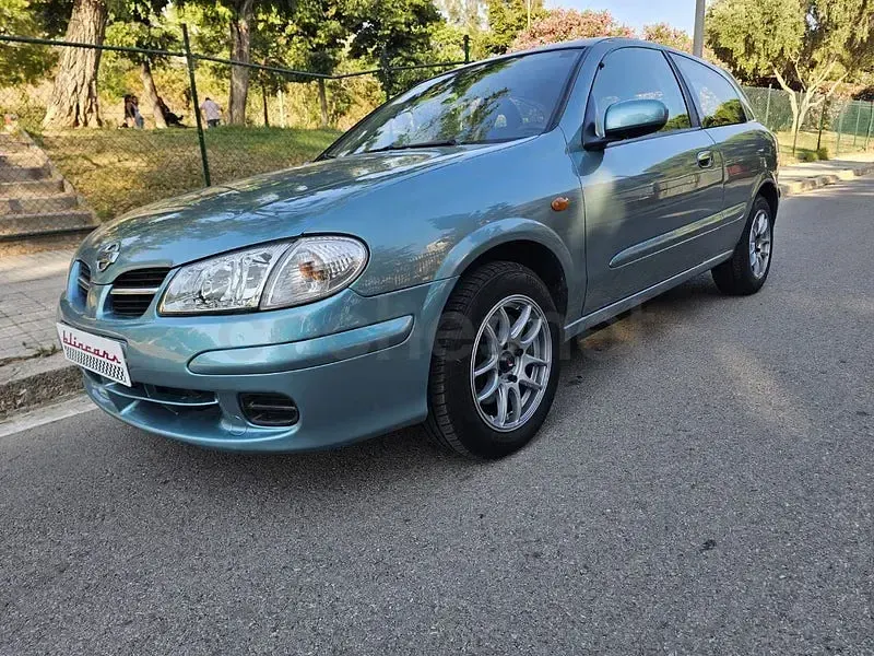 Usado Nissan Almera Comfort 90 CV (66 kW) 2001 Verde Berlina