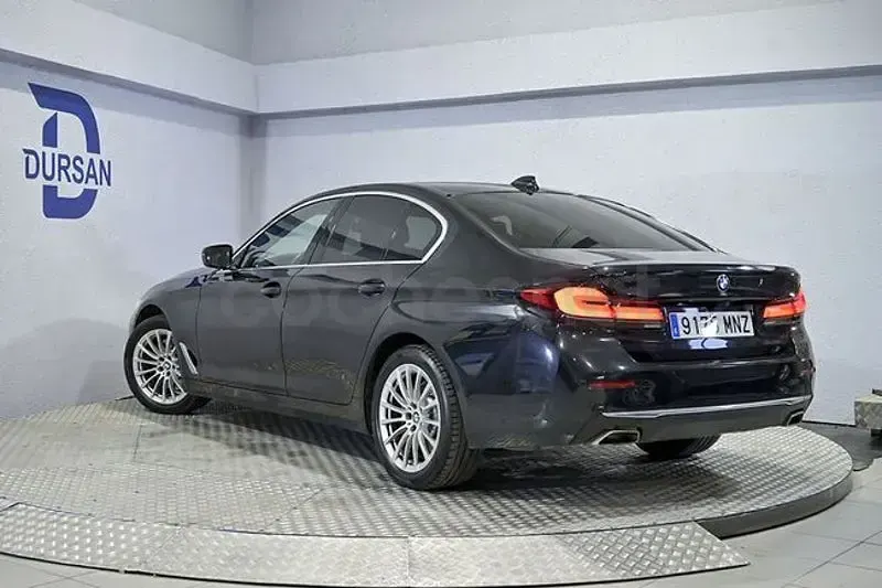 Usado BMW 530 Comfort Edition 252 CV (185 kW) 2023 Negro Berlina