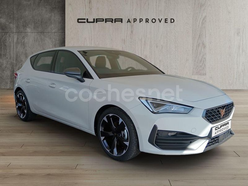 Blanco Nuevo 2024 Cupra Leon Berlina | 29.100 € (Super precio) - Imagen 1/4