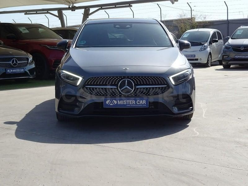 Usado Mercedes A180 116 CV (85 kW) 2021 Gris / plata Berlina