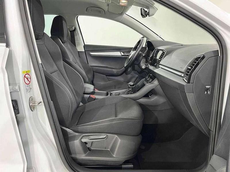 Usado Skoda Karoq Selection 150 CV (110 kW) 2025 Blanco SUV