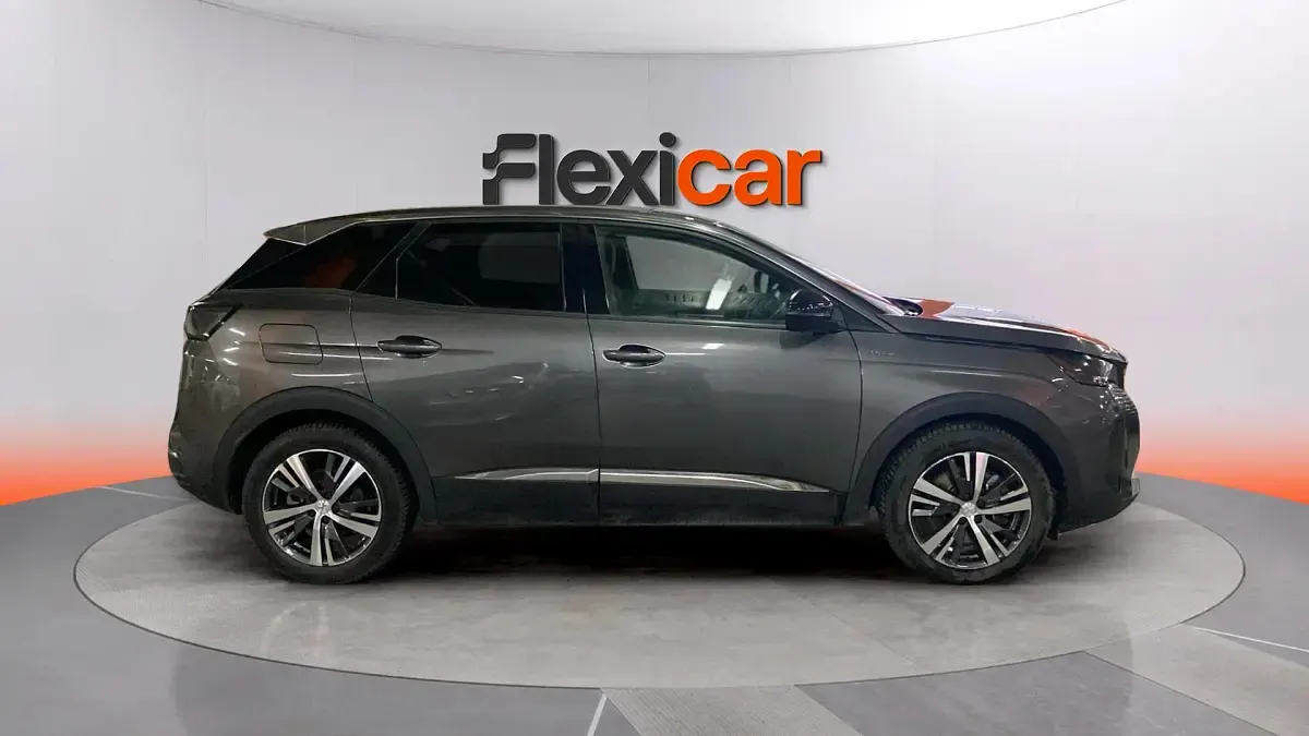 Usado Peugeot 3008 Allure 226 CV (166 kW) 2022 Gris SUV