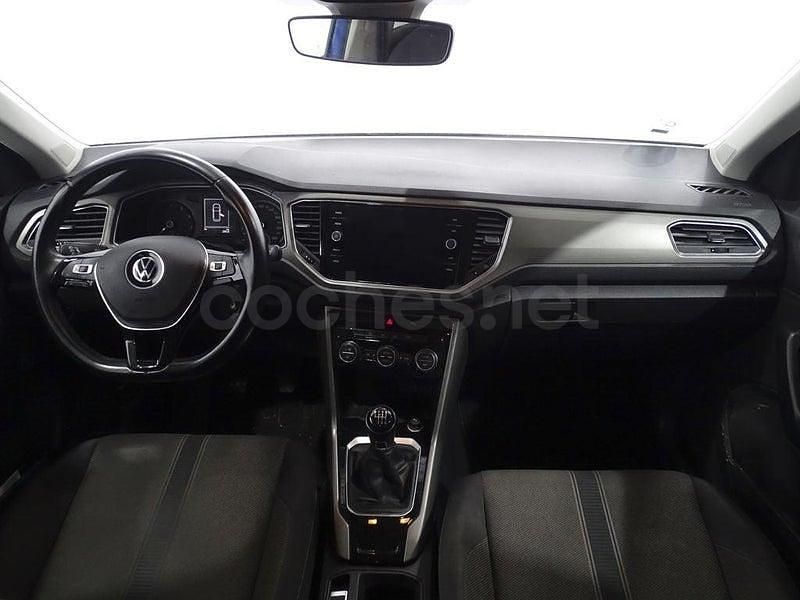 Usado VW T-Roc Advance 110 CV (80 kW) 2022 Azul SUV