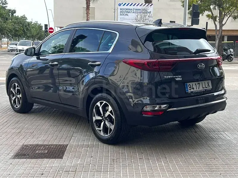 Usado Kia Sportage 136 CV (100 kW) 2020 Gris / plata SUV