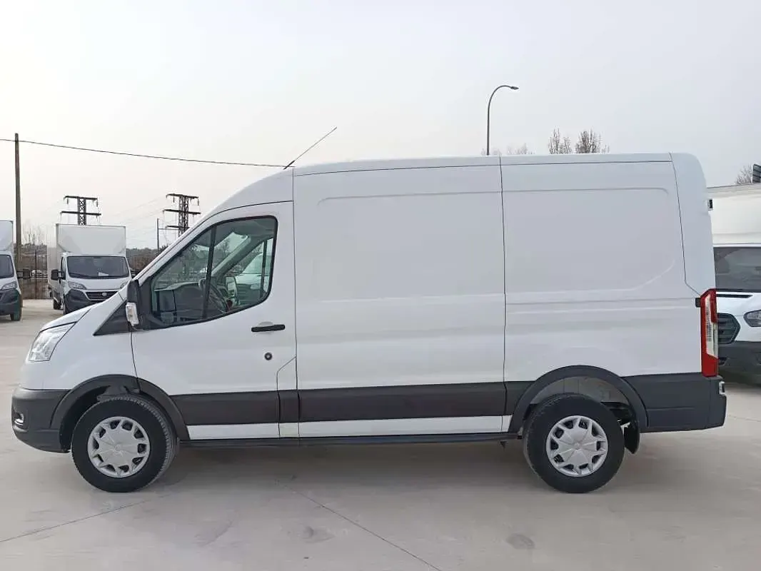 Usado Ford Transit Trend 131 CV (96 kW) 2021 Blanco Van