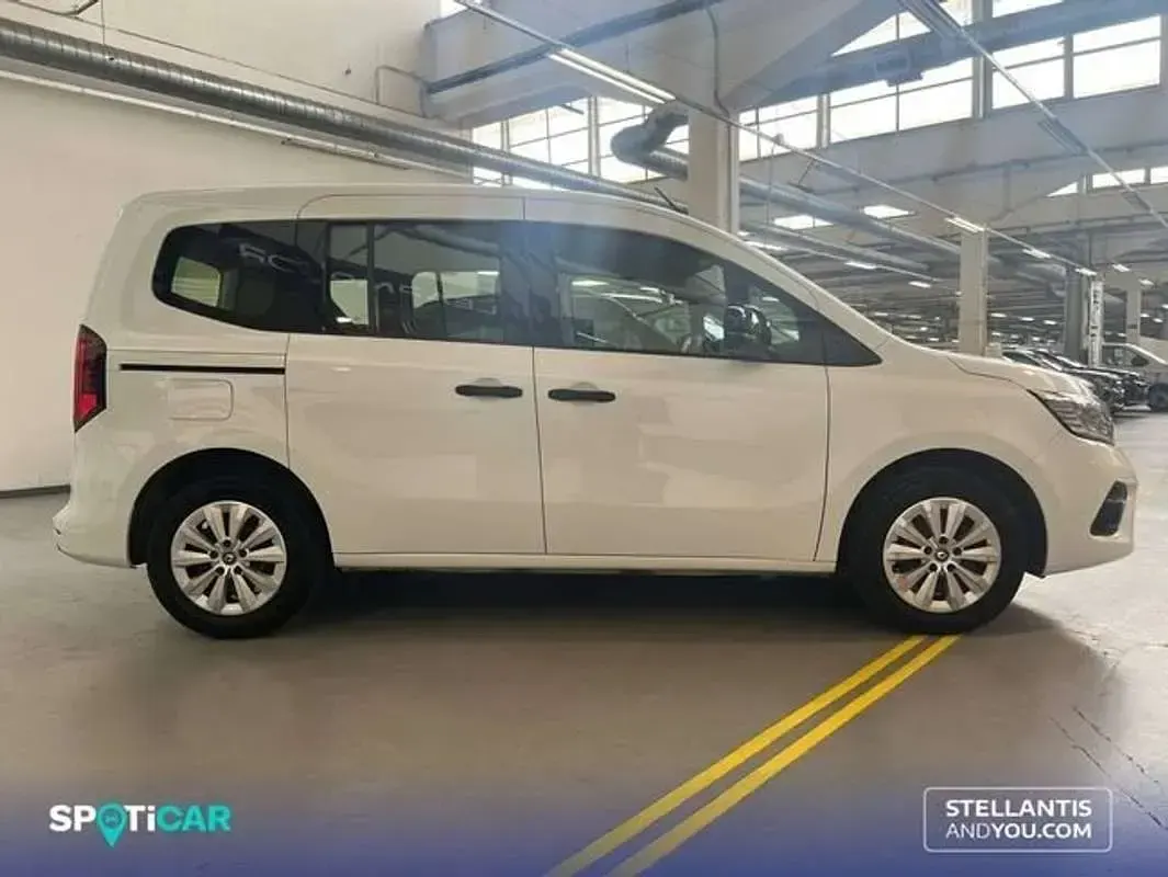 Usado Renault Kangoo Edition One 95 CV (69 kW) 2022 Blanco Monovolumen