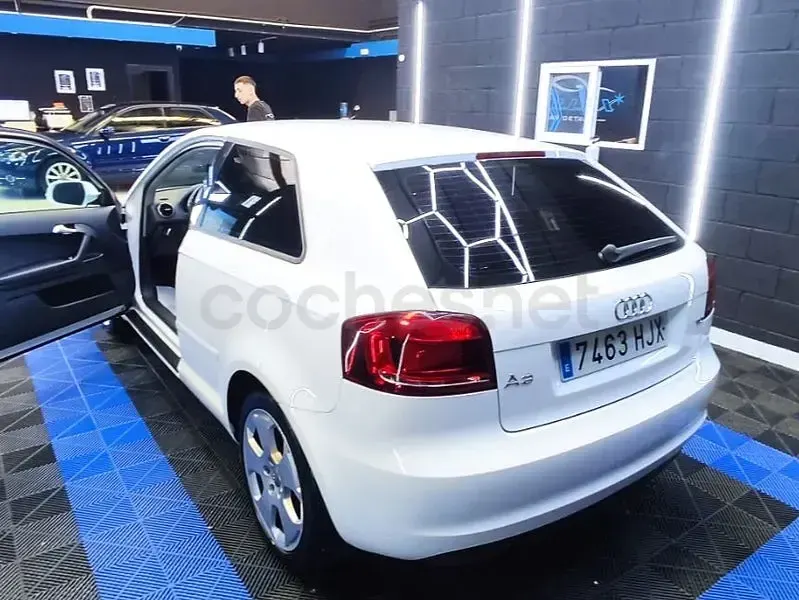 Usado Audi A3 Attraction 105 CV (77 kW) 2012 Blanco Utilitario