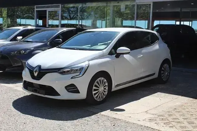 Używany Renault Clio V Zen 141 KM (103 kW) 2022 Biały Sedan/Limuzyna