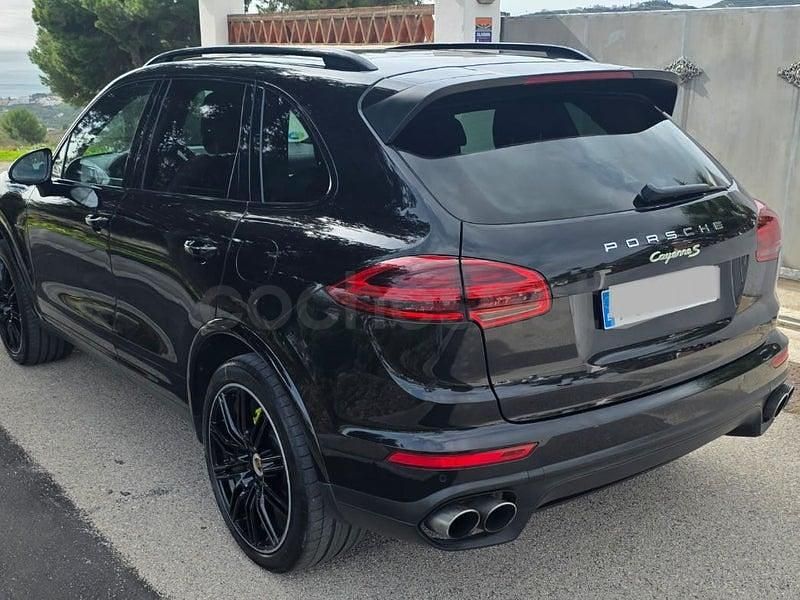 Usado Porsche Cayenne S E-Hybrid 416 CV (305 kW) 2016 Negro SUV