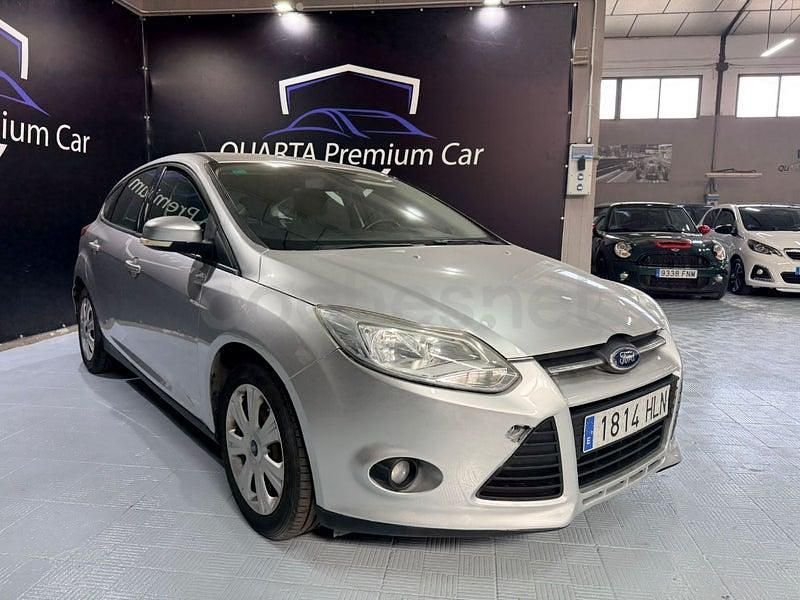 Usado Ford Focus Titanium 109 CV (80 kW) 2012 Gris / plata Berlina