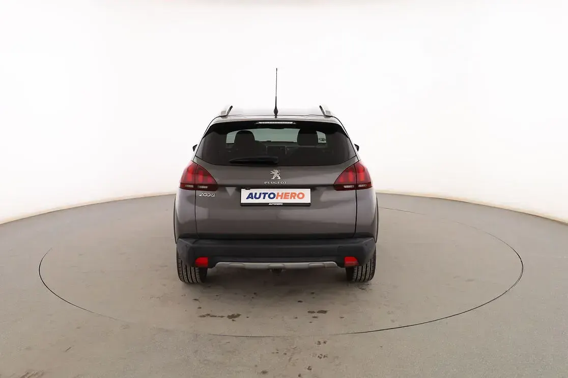 Usado Peugeot 2008 Allure 110 CV (80 kW) 2018 Gris SUV