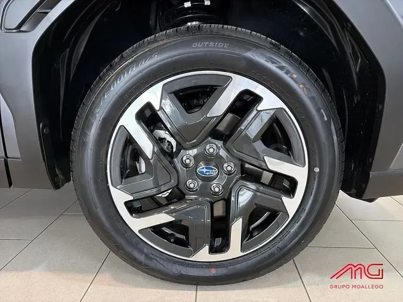 Nuevo Subaru Forester Active 152 CV (111 kW) 2026 Gris / plata SUV