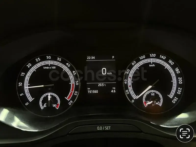 Usado Skoda Karoq Ambition 150 CV (110 kW) 2019 Gris / plata SUV
