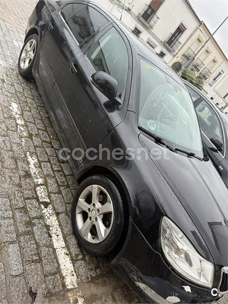 Usado Skoda Octavia Ambition 105 CV (77 kW) 2011 Negro Berlina