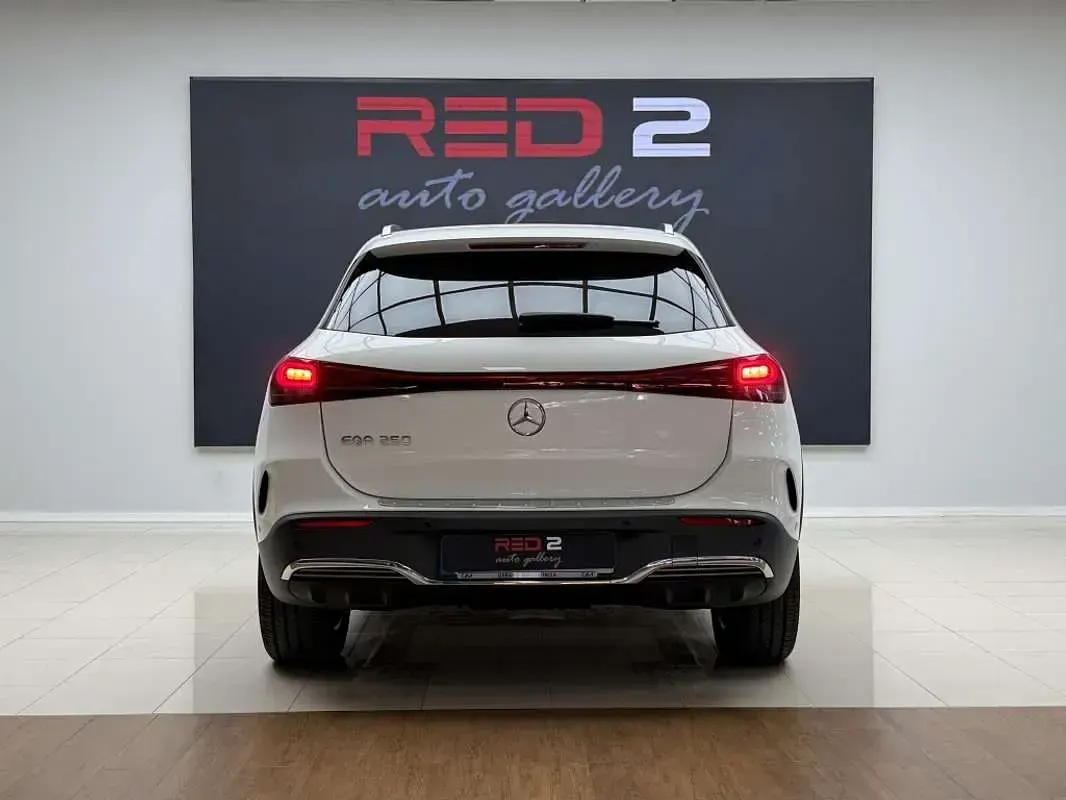 Usado Mercedes EQA250 139 kW (190 CV) 2022 Blanco SUV