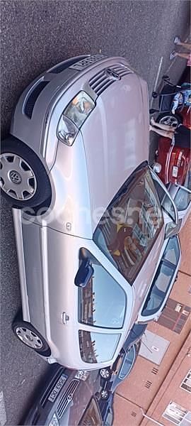 Usado VW Polo Trendline 75 CV (55 kW) 2001 Gris / plata Berlina
