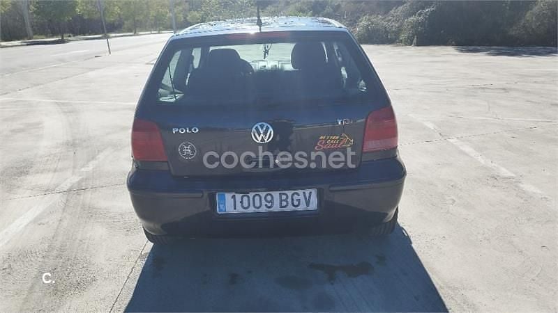 Usado VW Polo Trendline 75 HP (55 kW) 2001 Preto Sedan
