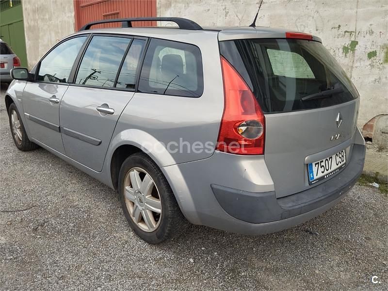 Gris / plata Usado 2004 Renault Mégane GrandTour Authentique Familiar | 2500 € (Un poco caro) - Imagen 1/4