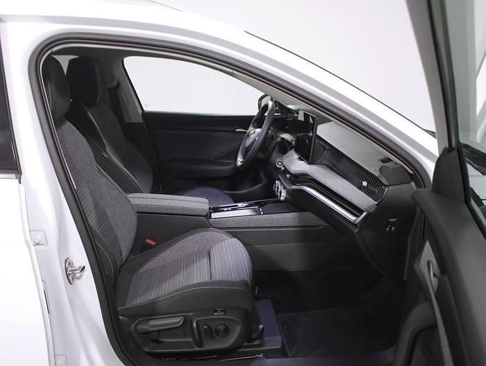 Usado Skoda Superb Selection 150 CV (110 kW) 2024 Blanco Familiar