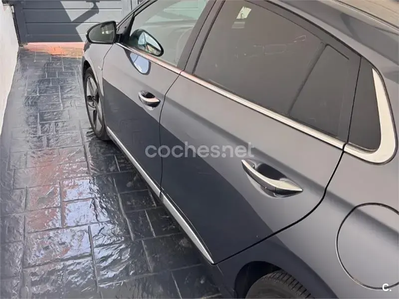 Usado Hyundai Ioniq 141 CV (103 kW) 2019 Gris / plata Utilitario