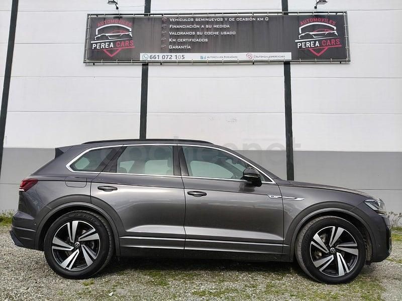 Usado VW Touareg R-line 231 CV (169 kW) 2021 Gris / plata SUV