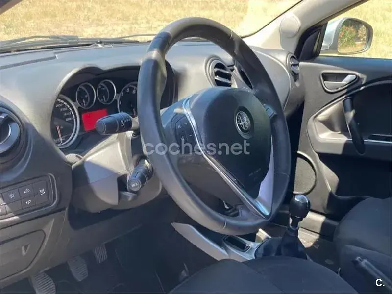 Usado Alfa Romeo MiTo 78 CV (57 kW) 2018 Blanco Utilitario