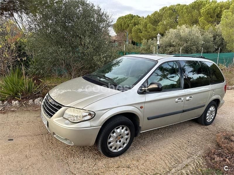Usado Chrysler Voyager 147 CV (108 kW) 2006 Gris / plata Monovolumen