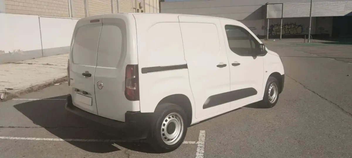 Usado Opel Combo 75 CV (55 kW) 2020 Blanco Monovolumen