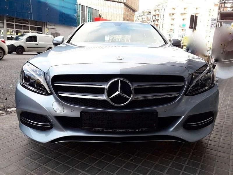 Usado Mercedes C250 Avantgarde Edition 204 CV (150 kW) 2014 Plateado Berlina