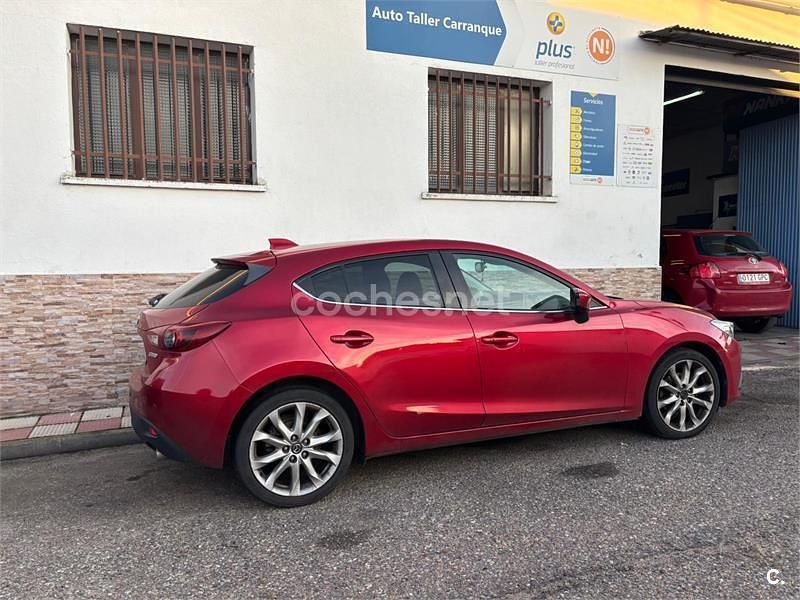 Usado Mazda 3 Luxury 150 CV (110 kW) 2014 Rojo Berlina