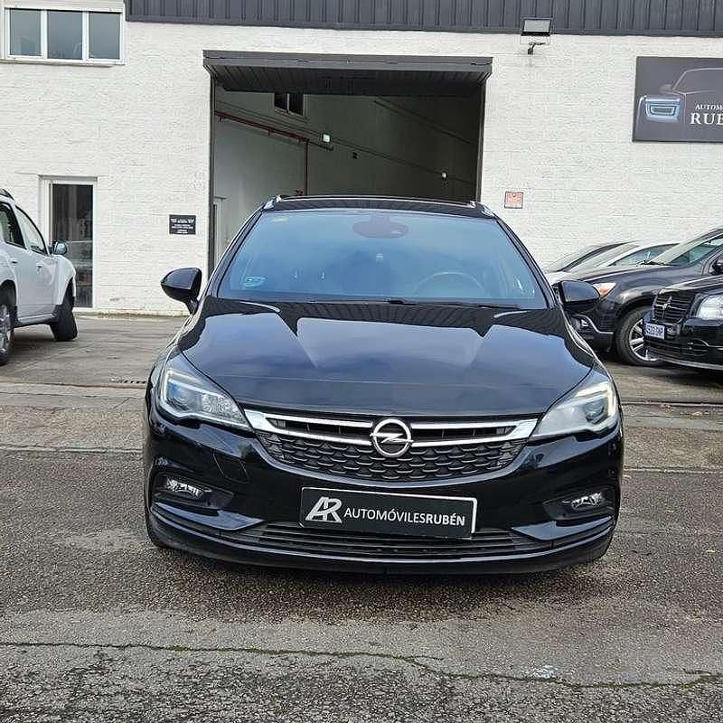 Usado Opel Astra Dynamic 109 CV (80 kW) 2018 Negro Familiar