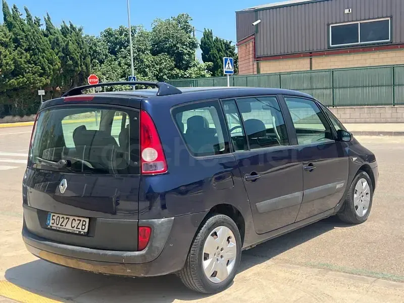 Usado Renault Grand Espace Expression 150 CV (110 kW) 2004 Azul Monovolumen