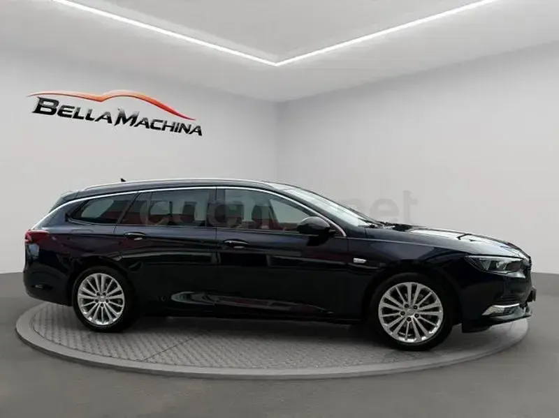 Usado Opel Insignia Innovation 136 CV (100 kW) 2020 Negro Familiar