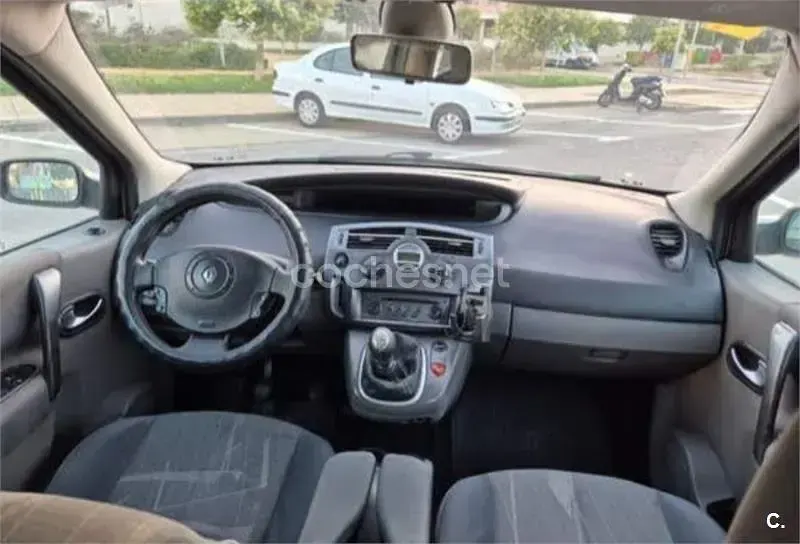 Usado Renault Scénic II Dynamique 105 CV (77 kW) 2006 Beige Monovolumen