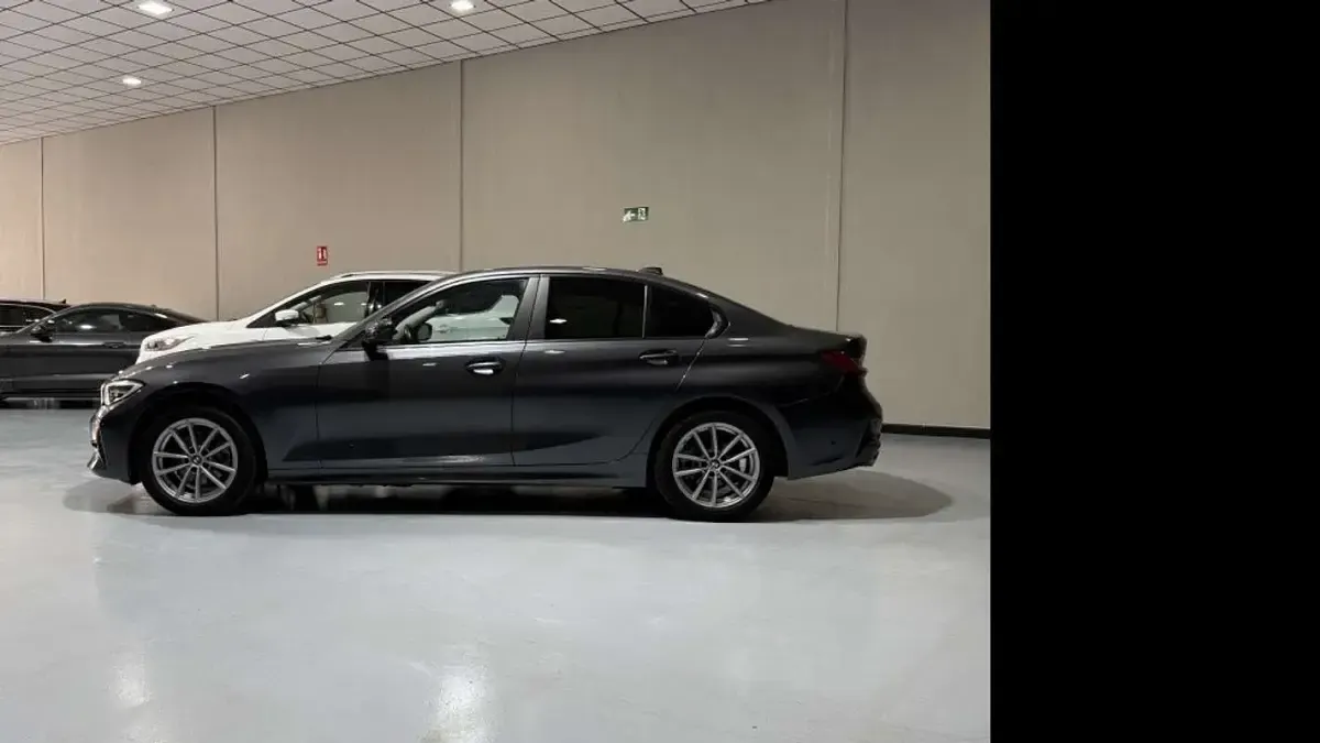 Usado BMW 320 Comfort Edition 184 CV (135 kW) 2021 Gris Berlina